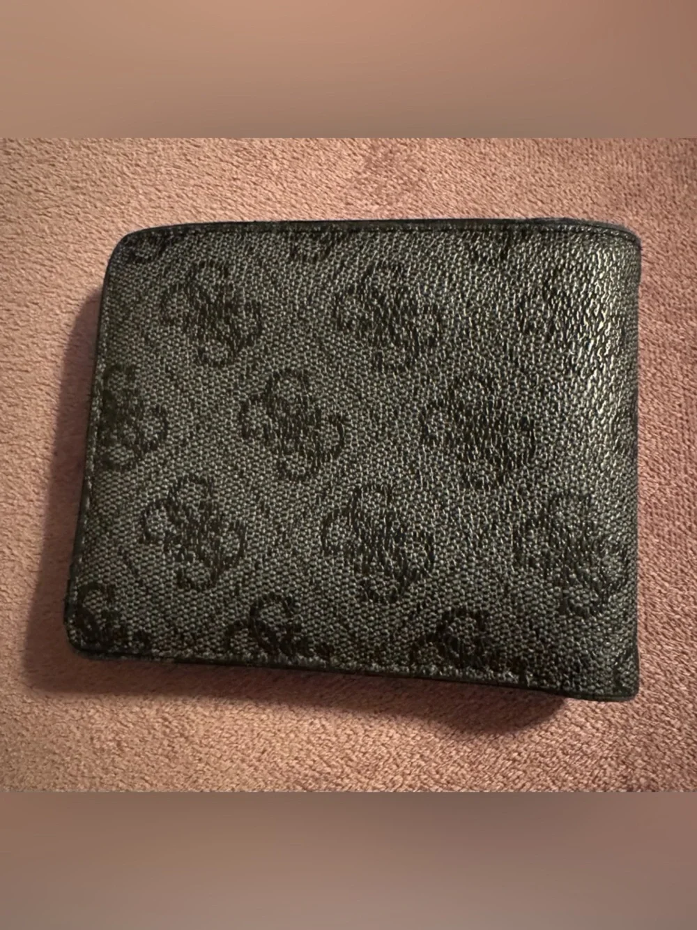 Guess Grey Textured Wallet with Subtle Monogram Pattern - Picture 3 of 14